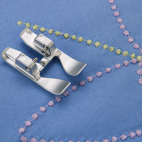 Candlewicking foot with IDT