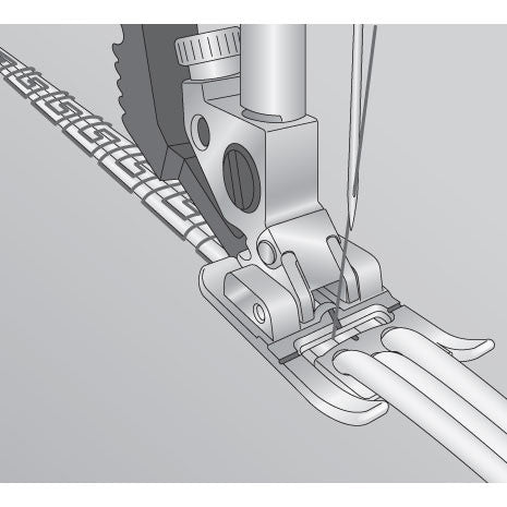 Three hole yarn foot with IDT